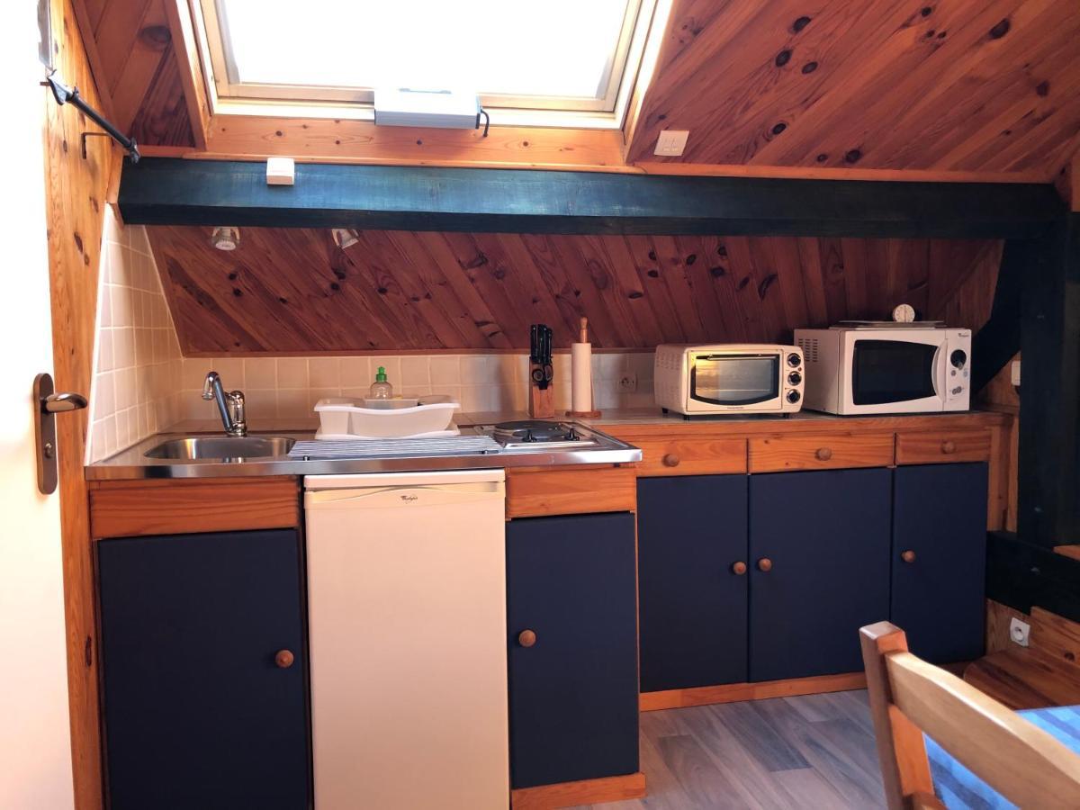 Appartement F1 Mansarde A 100M De La Plage, Proche De Arromanches Et Des Plages Du Debarquement Saint-Côme-de-Fresné المظهر الخارجي الصورة